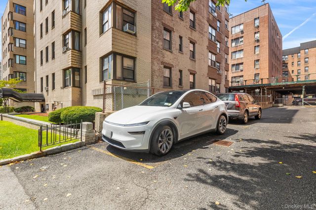 325 Main Street 1J, White Plains, NY 10601