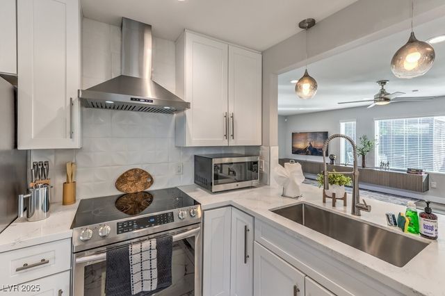 2625 East Russell Road, Las Vegas, NV 89120