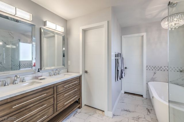 2625 East Russell Road, Las Vegas, NV 89120