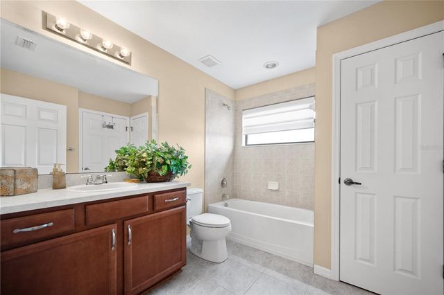 268 OAK LANDING LANE, Mulberry, FL 33860