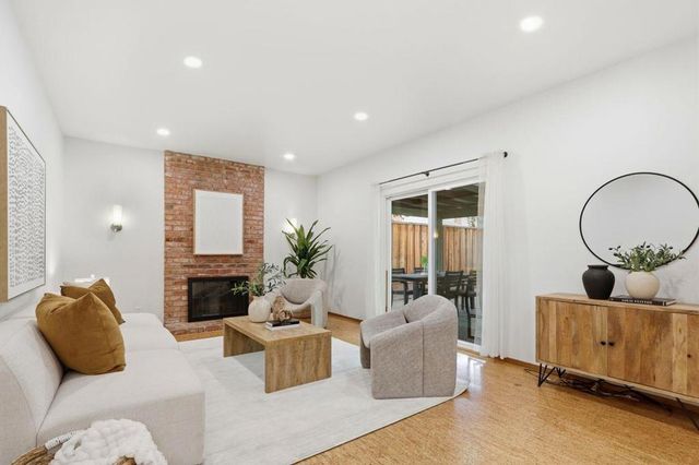 939 Poplar Avenue, Sunnyvale, CA 94086