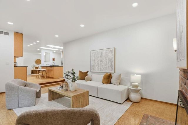 939 Poplar Avenue, Sunnyvale, CA 94086