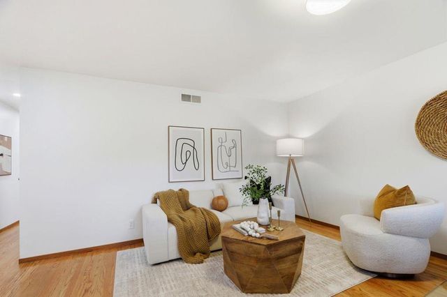 939 Poplar Avenue, Sunnyvale, CA 94086