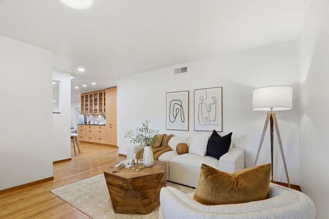 939 Poplar Avenue, Sunnyvale, CA 94086