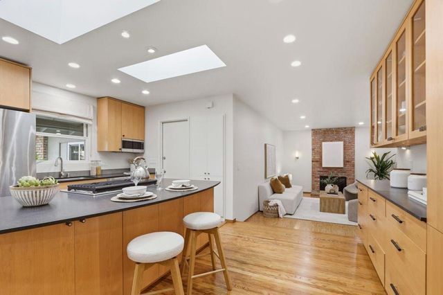 939 Poplar Avenue, Sunnyvale, CA 94086