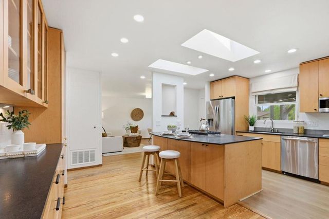 939 Poplar Avenue, Sunnyvale, CA 94086