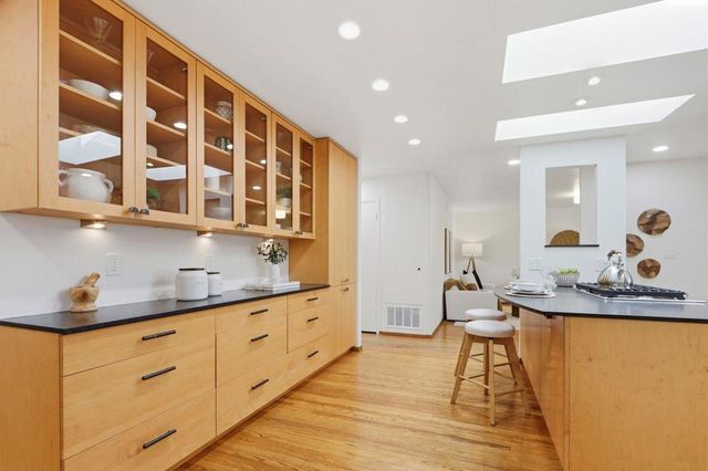 939 Poplar Avenue, Sunnyvale, CA 94086