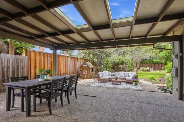 939 Poplar Avenue, Sunnyvale, CA 94086