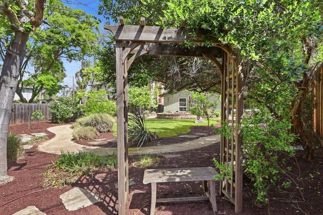 939 Poplar Avenue, Sunnyvale, CA 94086