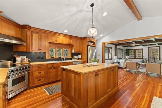 431 Moraine St, Marshfield, MA 02050
