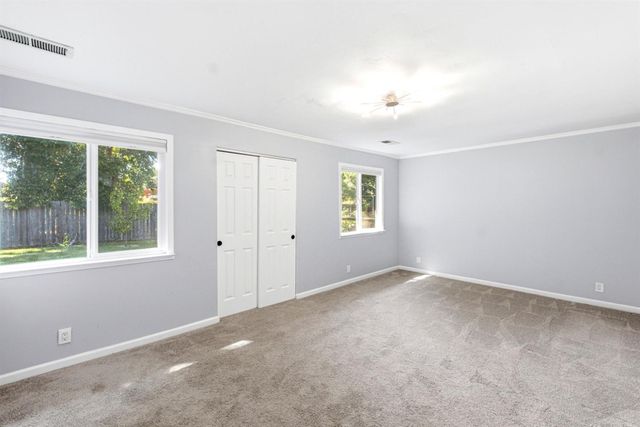 6860 Pocket Rd, Sacramento, CA 95831