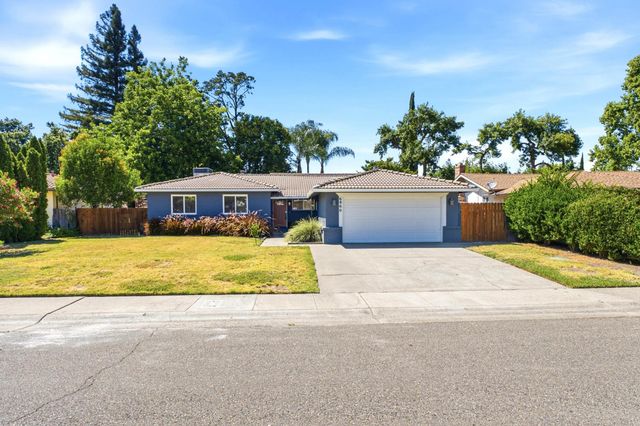 6860 Pocket Rd, Sacramento, CA 95831