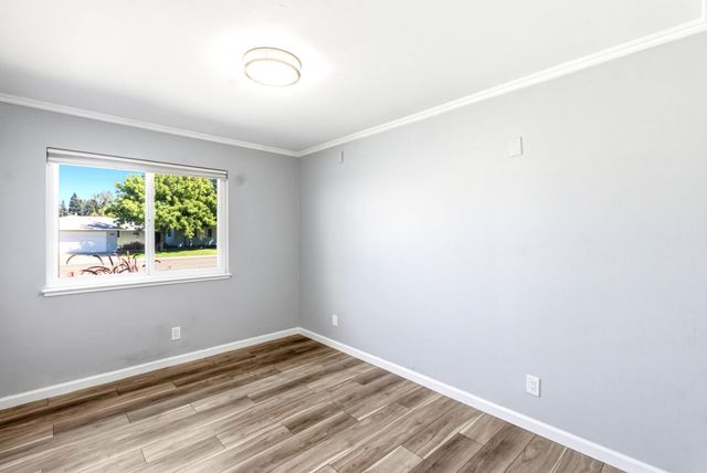 6860 Pocket Rd, Sacramento, CA 95831