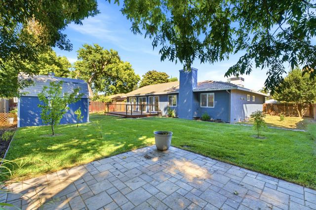 6860 Pocket Rd, Sacramento, CA 95831