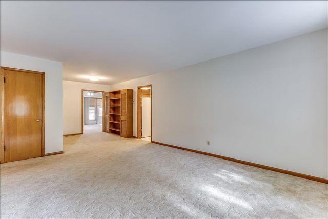 901 N El Paso Dr, Derby, KS 67037