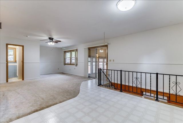 901 N El Paso Dr, Derby, KS 67037