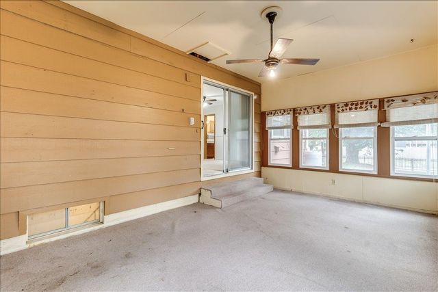 901 N El Paso Dr, Derby, KS 67037