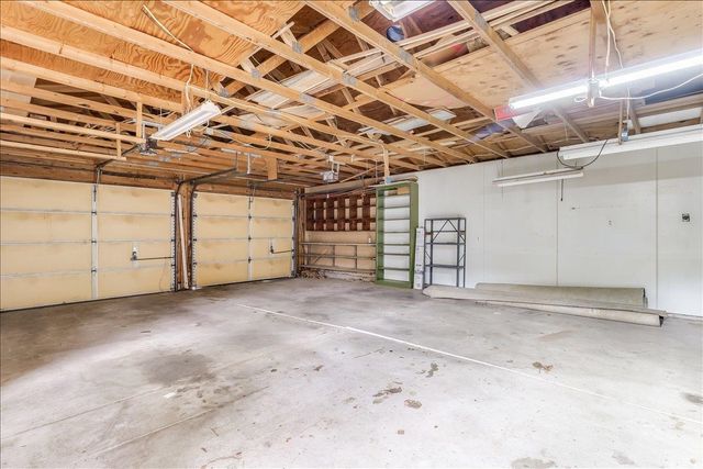 901 N El Paso Dr, Derby, KS 67037