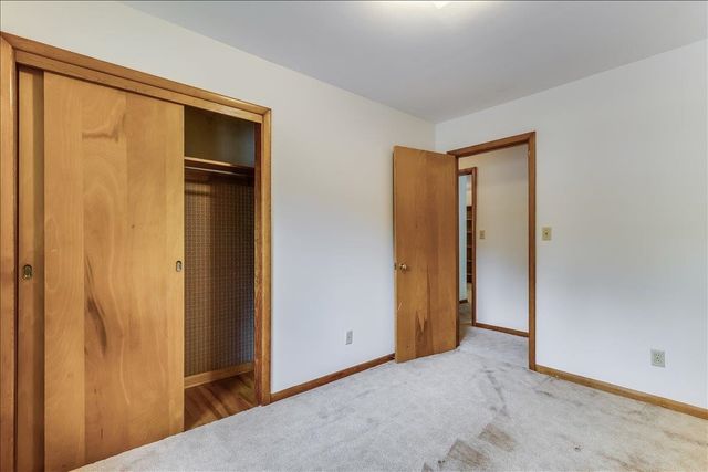 901 N El Paso Dr, Derby, KS 67037