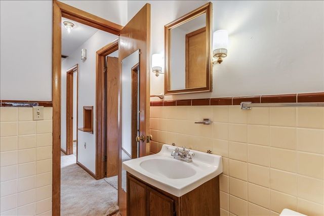 901 N El Paso Dr, Derby, KS 67037