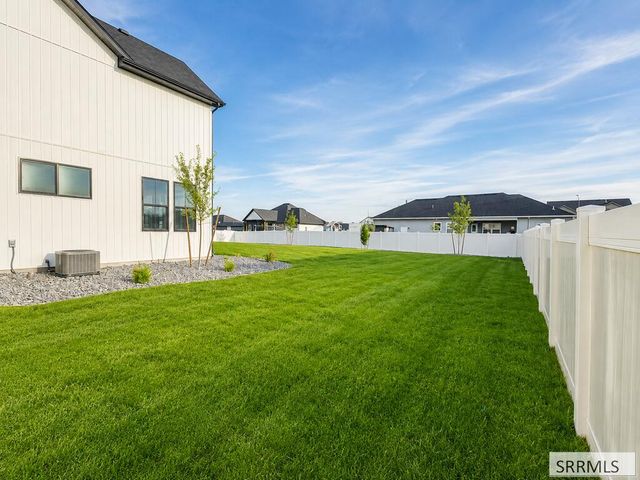 2735 Granite Falls Drive, Ammon, ID 83406