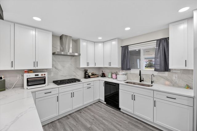 177 W Willis Road, Saline, MI 48176