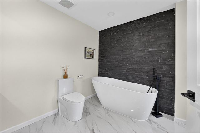 177 W Willis Road, Saline, MI 48176