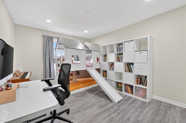 177 W Willis Road, Saline, MI 48176