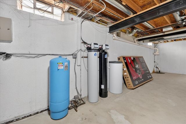 177 W Willis Road, Saline, MI 48176