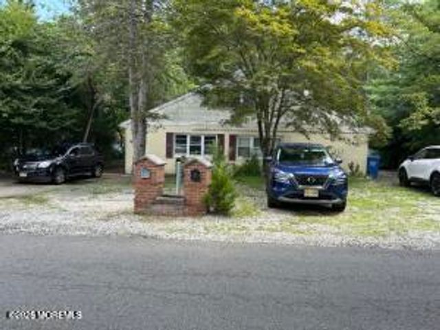 403 Glenn Road 401, Jackson, NJ 08527