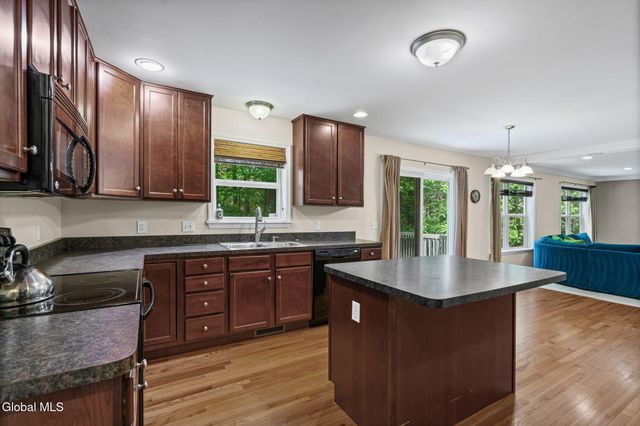 20 Berkshire Drive, Ballston Spa, NY 12020