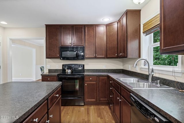 20 Berkshire Drive, Ballston Spa, NY 12020