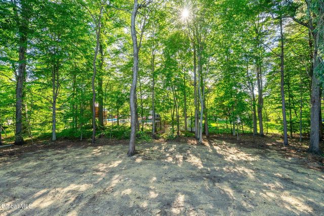 20 Berkshire Drive, Ballston Spa, NY 12020
