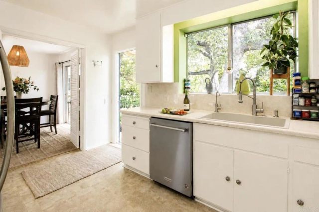 3290 Paloma Street, Pasadena, CA 91107