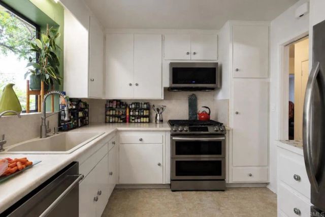3290 Paloma Street, Pasadena, CA 91107