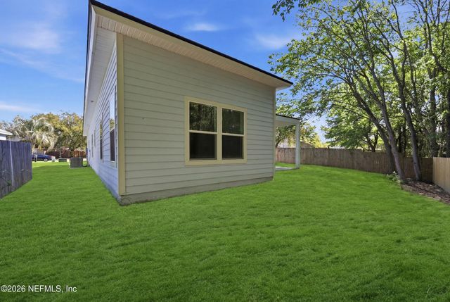 2307 SOUTHAMPTON Drive, Middleburg, FL 32068