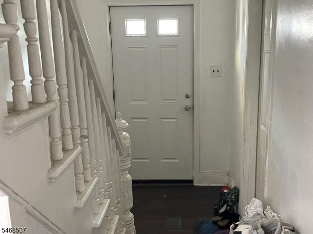 37 Lincoln Pl, Clifton City, NJ 07011 — photo 5