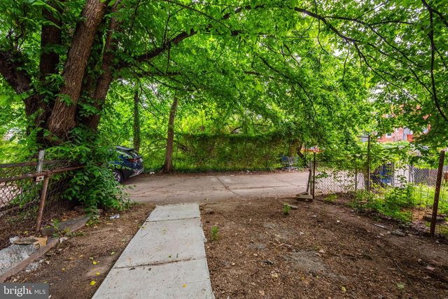 2727 ELLICOTT DR, Baltimore, MD 21216