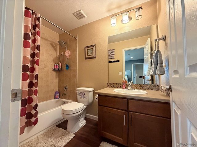 6897 S Riverwood Way, Aurora, CO 80016