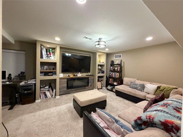 6897 S Riverwood Way, Aurora, CO 80016