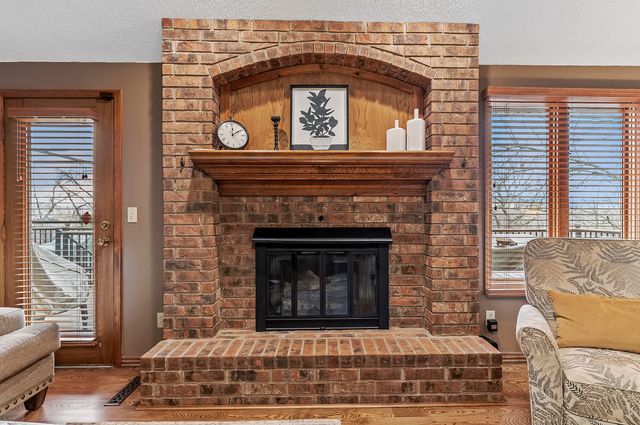 4890 S Wellington Drive, Springfield, MO 65810