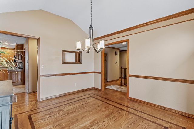 4890 S Wellington Drive, Springfield, MO 65810