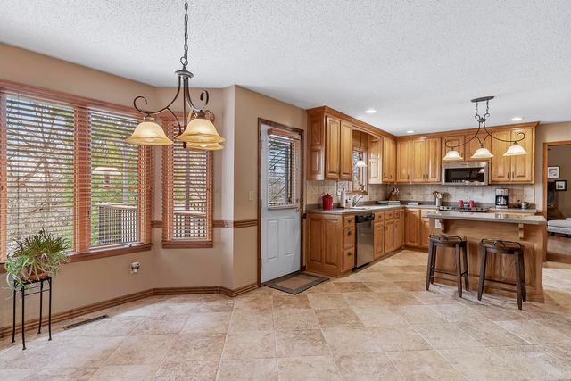 4890 S Wellington Drive, Springfield, MO 65810