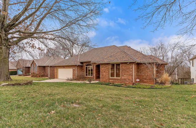 4890 S Wellington Drive, Springfield, MO 65810