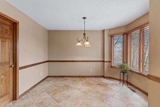 4890 S Wellington Drive, Springfield, MO 65810