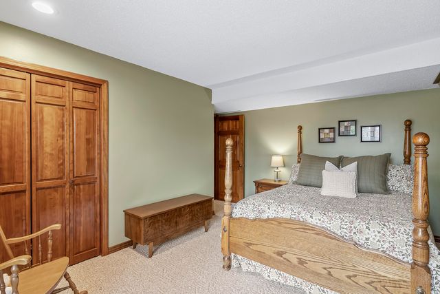 4890 S Wellington Drive, Springfield, MO 65810