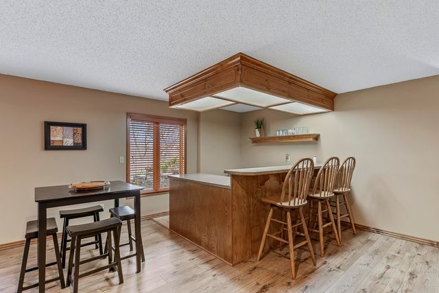 4890 S Wellington Drive, Springfield, MO 65810