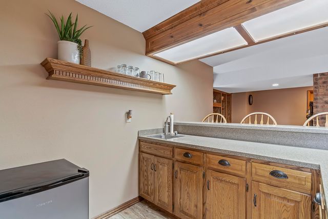 4890 S Wellington Drive, Springfield, MO 65810