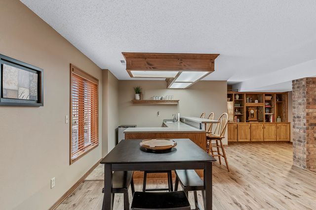 4890 S Wellington Drive, Springfield, MO 65810