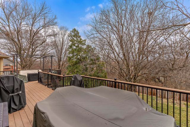 4890 S Wellington Drive, Springfield, MO 65810